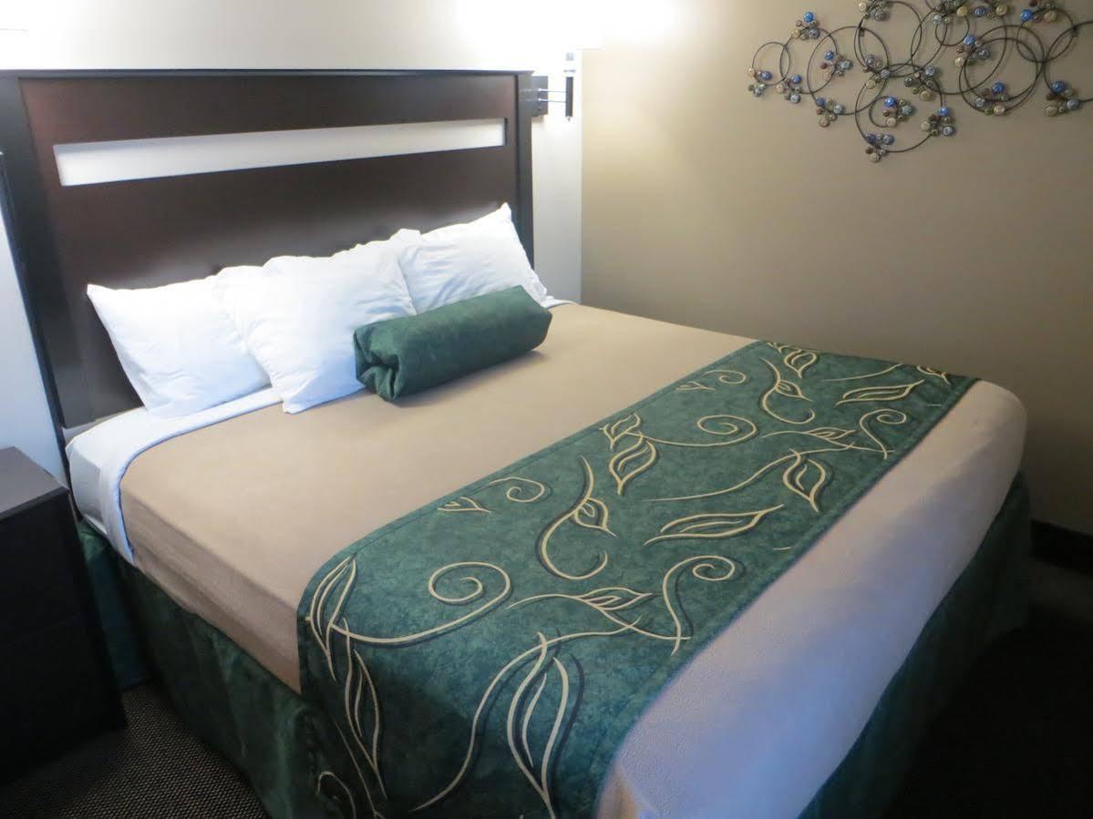 เบย์มอนต์ บาย วินด์แฮม เกลนวูด Hotel Glenwood ภายนอก รูปภาพ